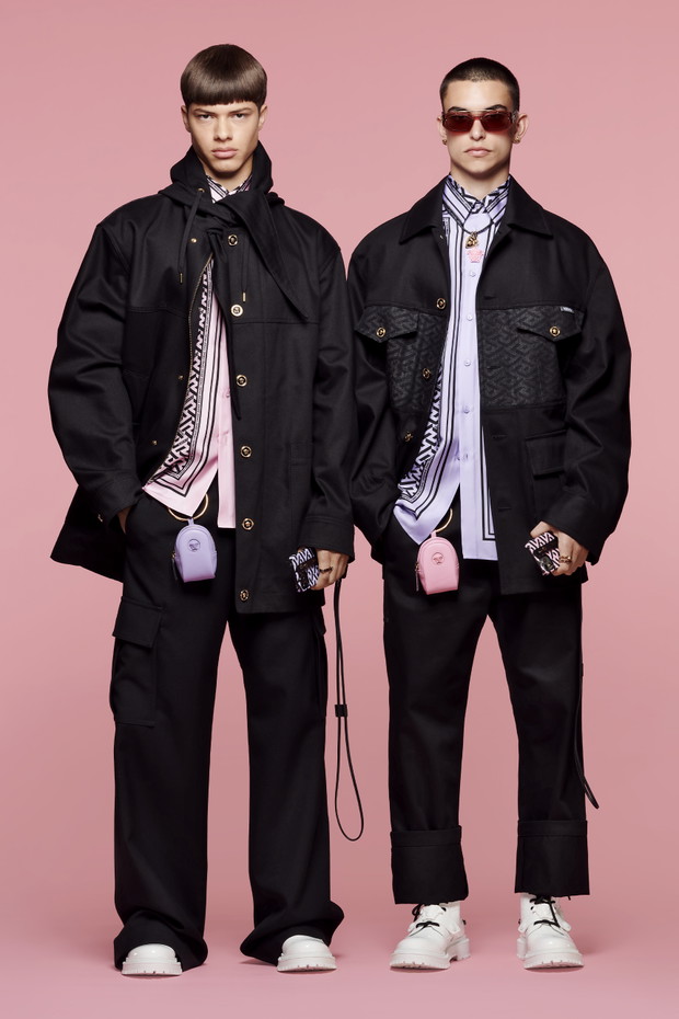 Kampania Versace Resort 2022