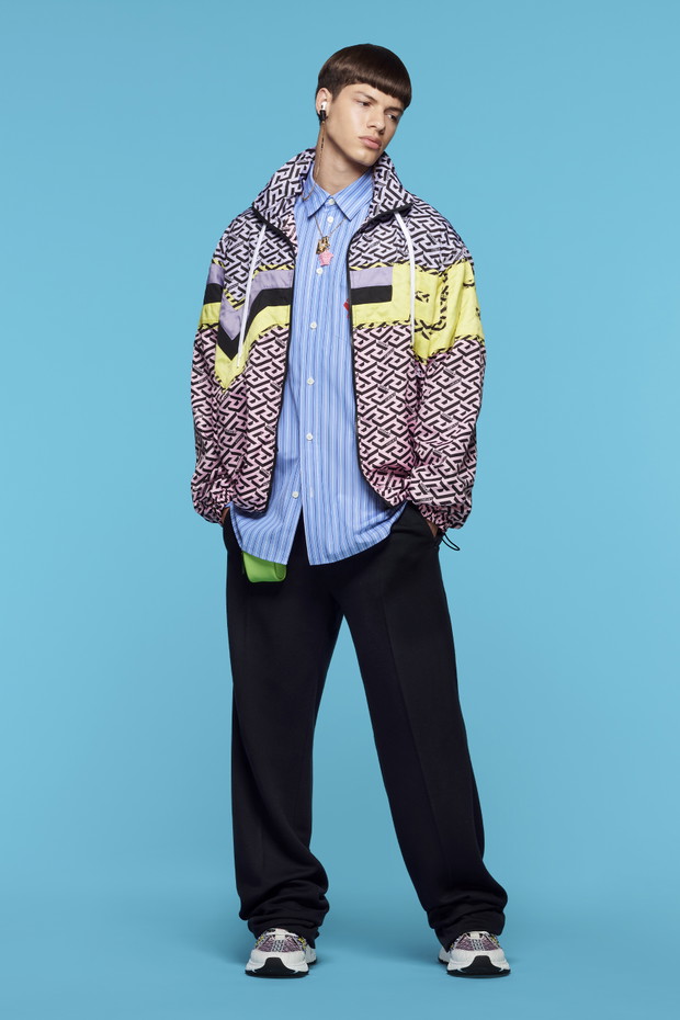 Kampania Versace Resort 2022