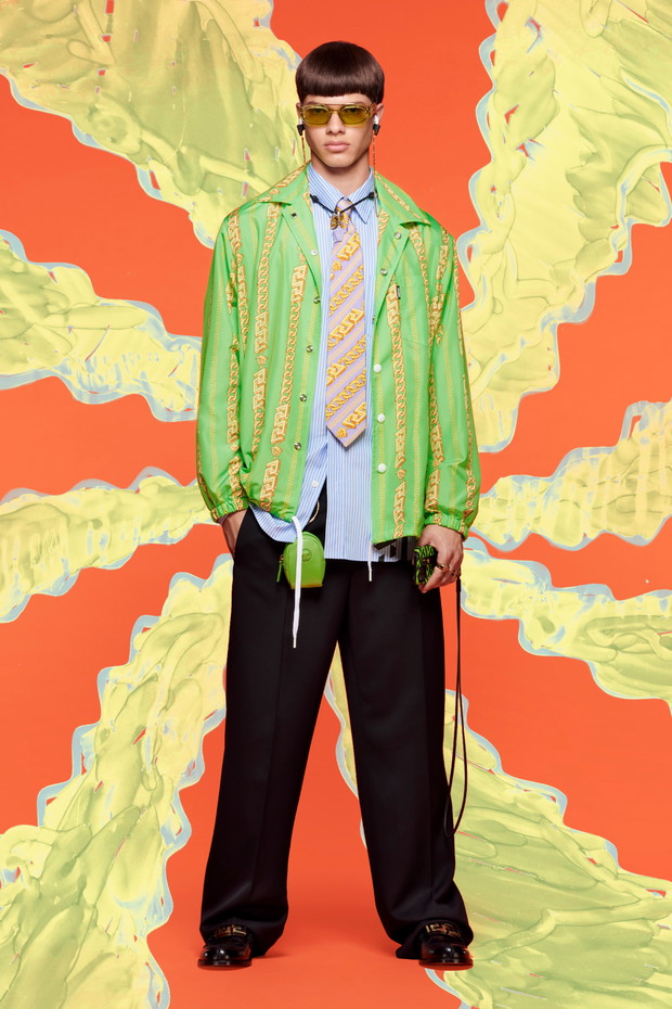Kampania Versace Resort 2022