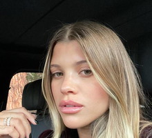 Sofia Richie w garniturze Eppram