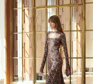 Kolekcja Victoria Beckham Resort 2022