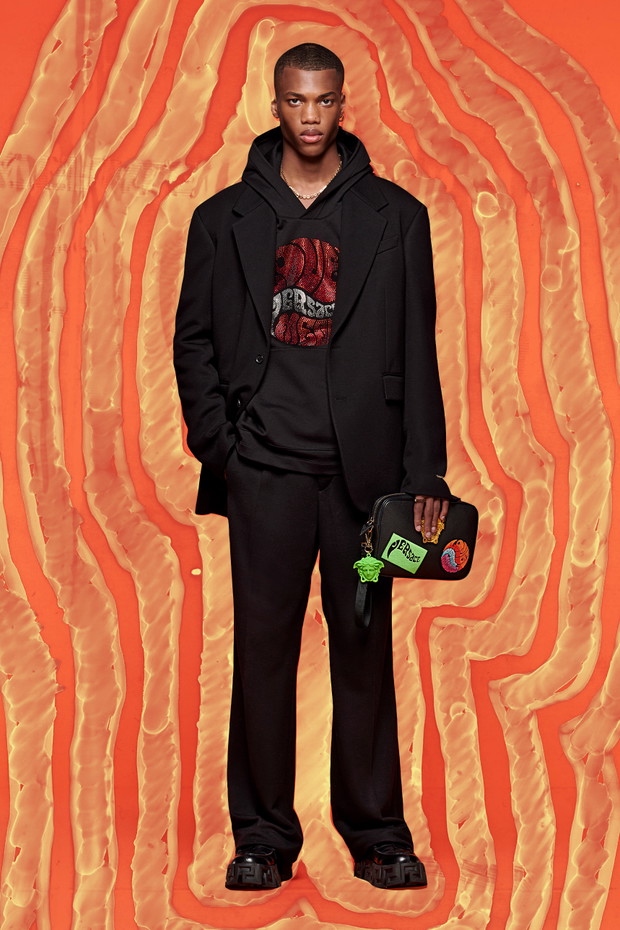 Kampania Versace Resort 2022