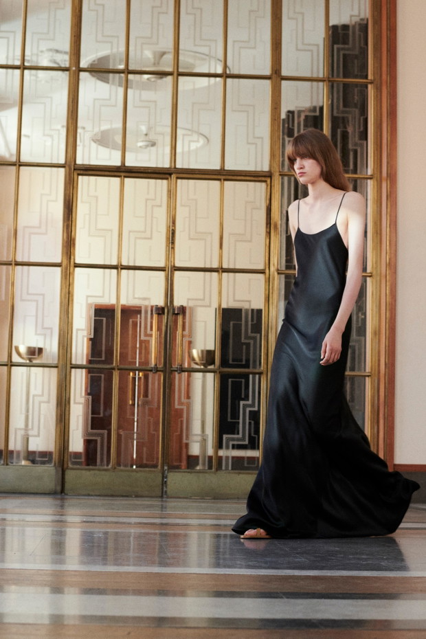 Kolekcja Victoria Beckham Resort 2022