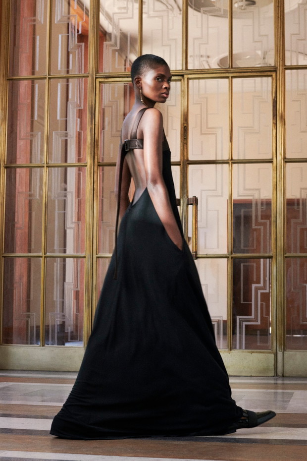 Kolekcja Victoria Beckham Resort 2022