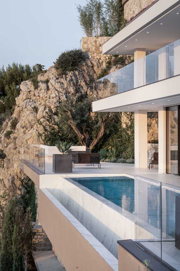 Dom na Lazurowym Wybrzeżu, projekt: Calvi Ceschia Viganò Architetti Associati
