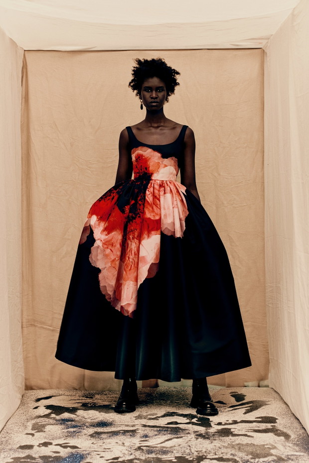 Kolekcja Alexander McQueen jesień-zima 2021/2022