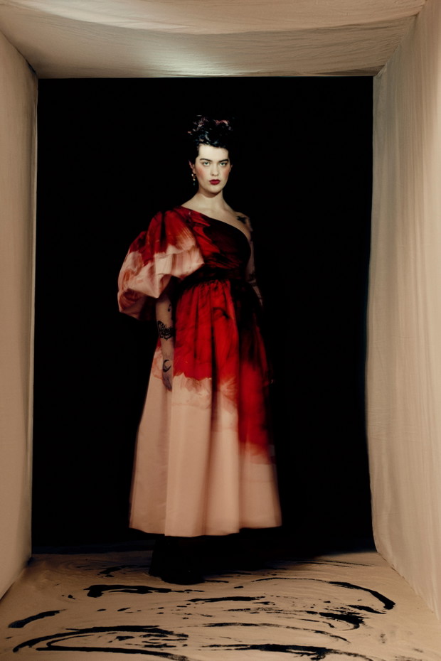 Kolekcja Alexander McQueen jesień-zima 2021/2022