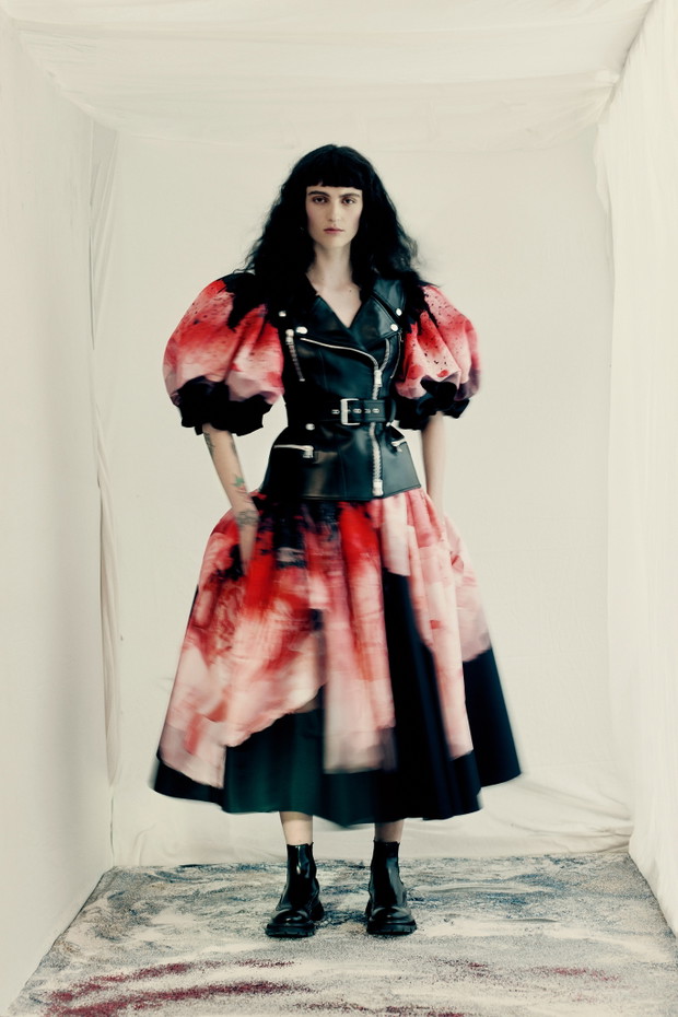 Kolekcja Alexander McQueen jesień-zima 2021/2022