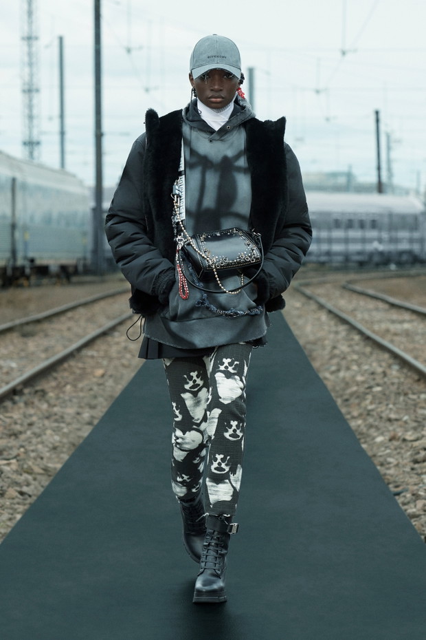 Kolekcja Givenchy Resort 2022