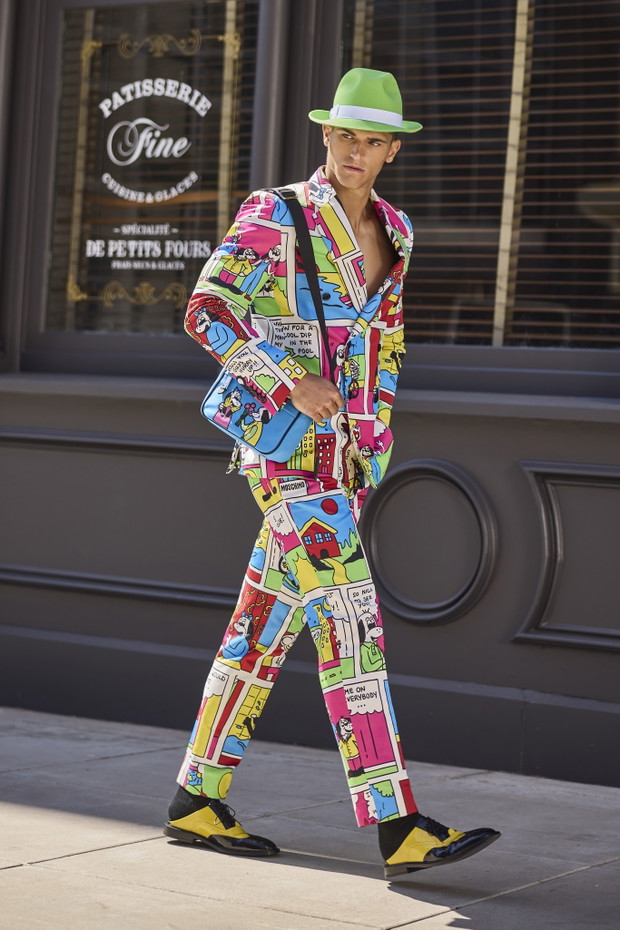 Moschino Resort 2022