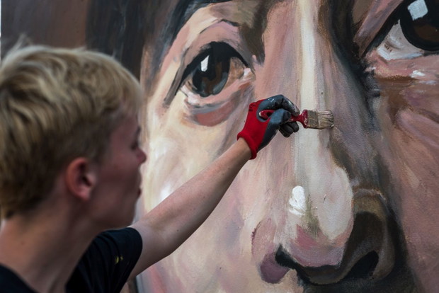 Mural z Anną Bilińską na Smolnej