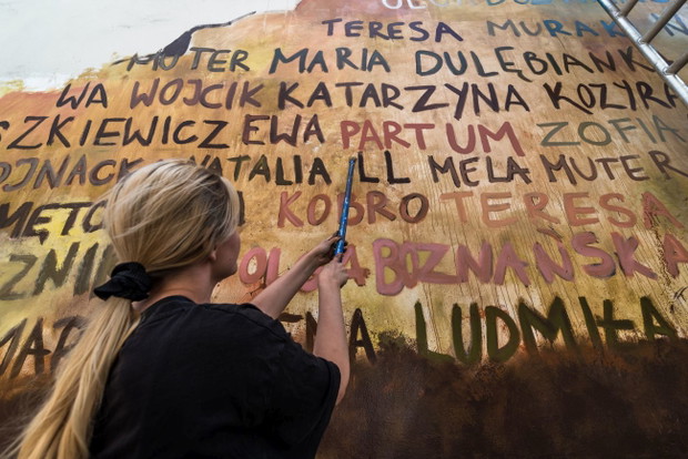 Mural z Anną Bilińską na Smolnej