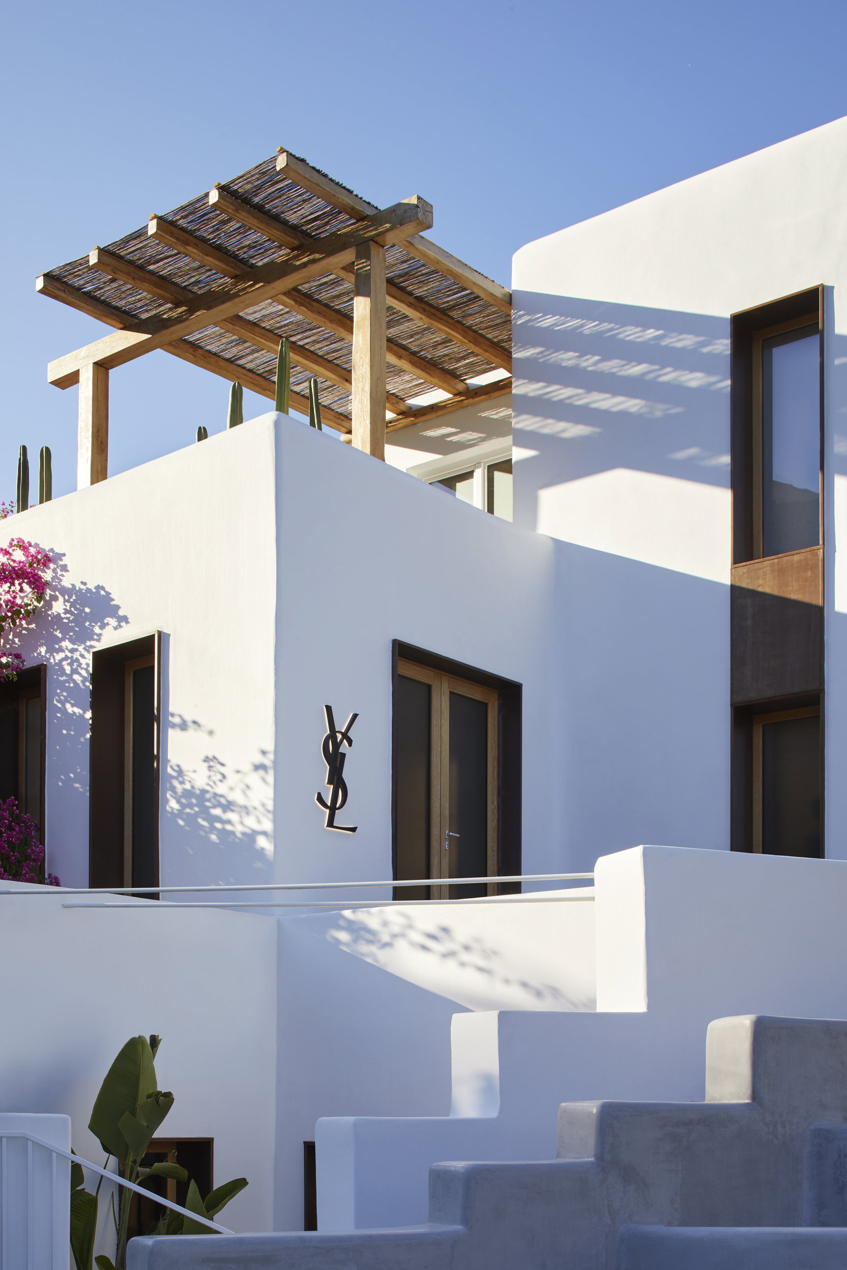 Butik Saint Laurent na Mykonos