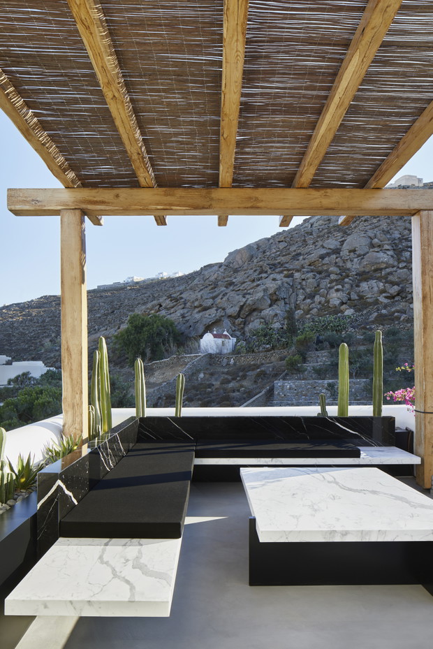 Butik Saint Laurent na Mykonos
