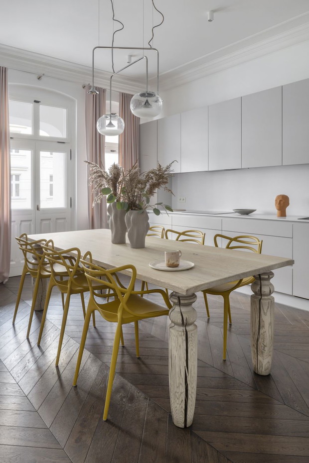 Mieszkanie w poznańskiej kamienicy: projekt i realizacja: Maria Jachalska, stylizacja Eliza Mrozińska