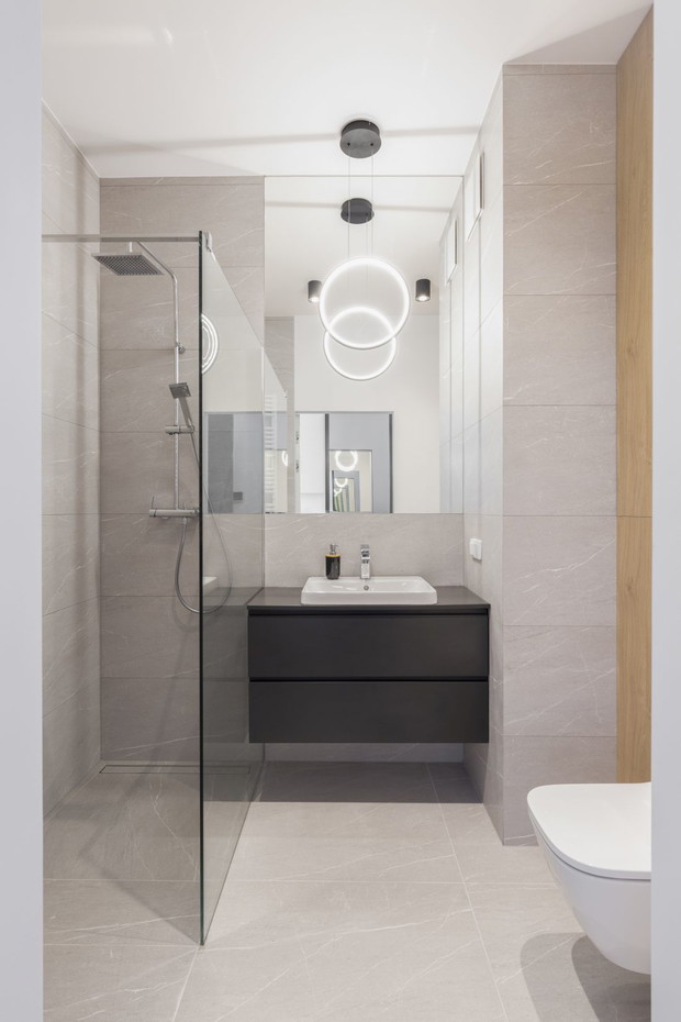 Niewielkie mieszkanie na warszawskiej Woli, • Projekt wnętrza: Architekt wnętrz Olga Nowosad-Szewców / Decoroom • Projekt zabudowy kuchennej i meblowej: Architekt wnętrz Katarzyna Domańska / Decoroom Kitchen