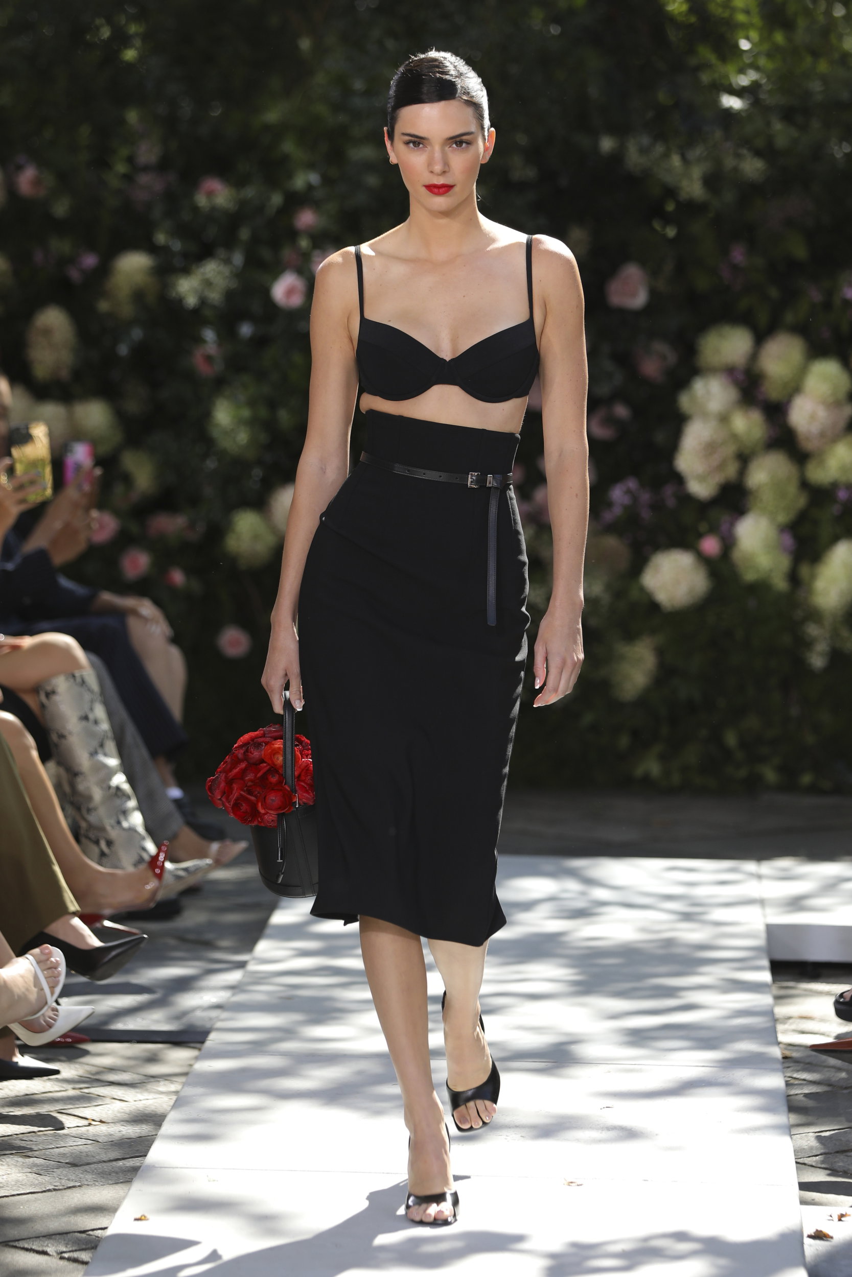 Michael Kors wiosna-lato 2022: amerykański glamour