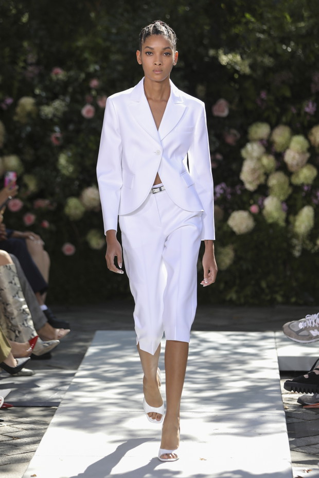 Michael Kors wiosna-lato 2022: amerykański glamour