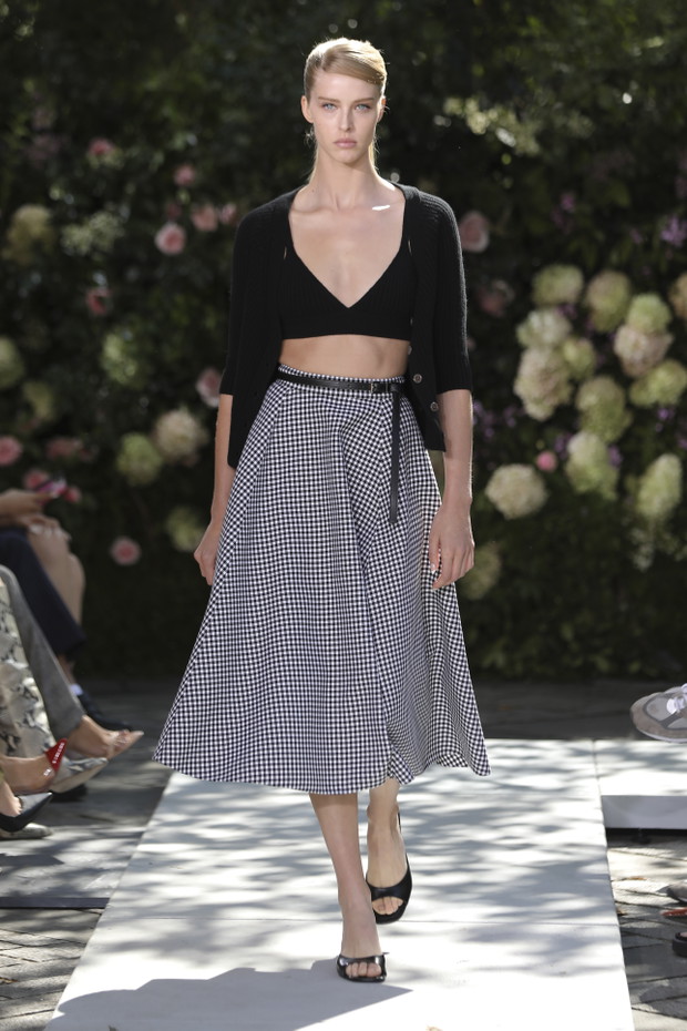 Michael Kors wiosna-lato 2022: amerykański glamour