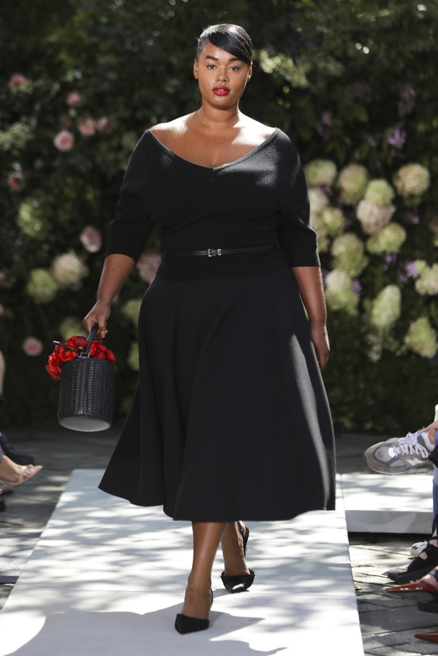 Michael Kors wiosna-lato 2022: amerykański glamour