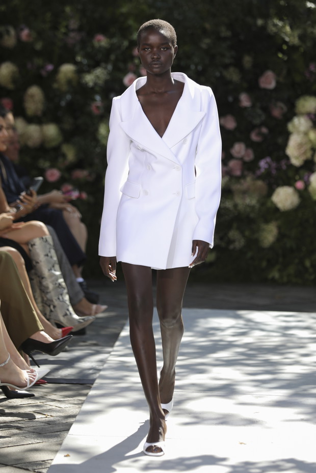 Michael Kors wiosna-lato 2022: amerykański glamour