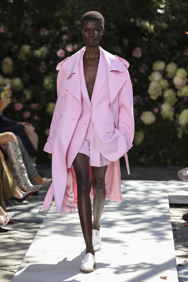 Michael Kors wiosna-lato 2022: amerykański glamour
