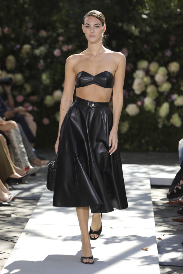 Michael Kors wiosna-lato 2022: amerykański glamour