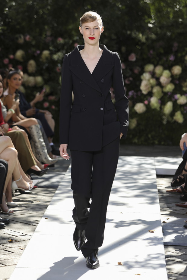 Michael Kors wiosna-lato 2022: amerykański glamour
