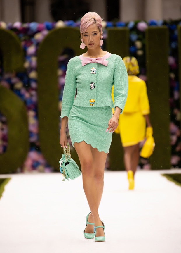 Pokaz Moschino wiosna-lato 2022