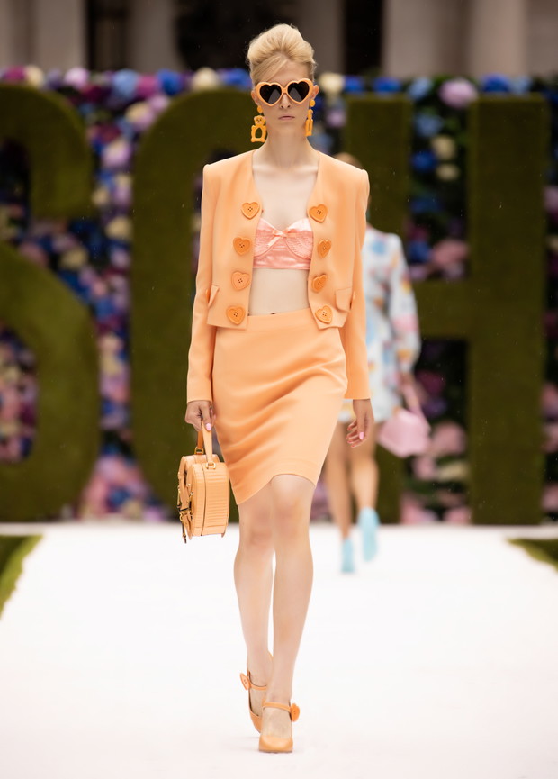 Pokaz Moschino wiosna-lato 2022