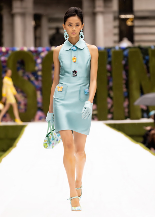 Pokaz Moschino wiosna-lato 2022
