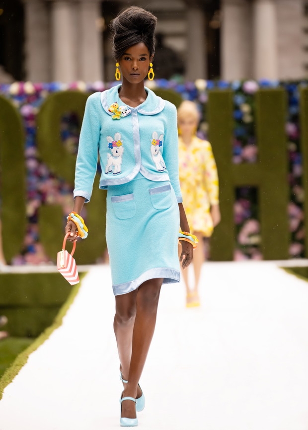 Pokaz Moschino wiosna-lato 2022