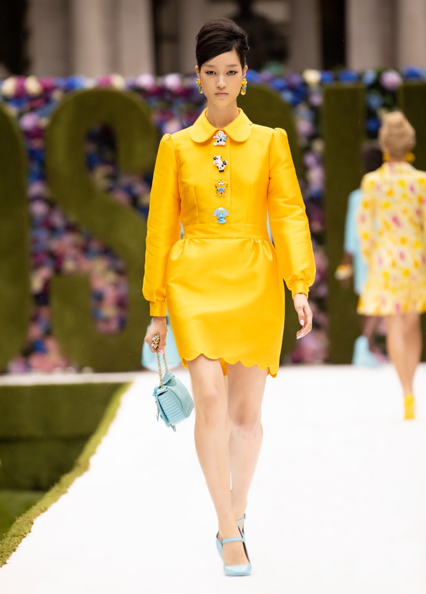 Pokaz Moschino wiosna-lato 2022