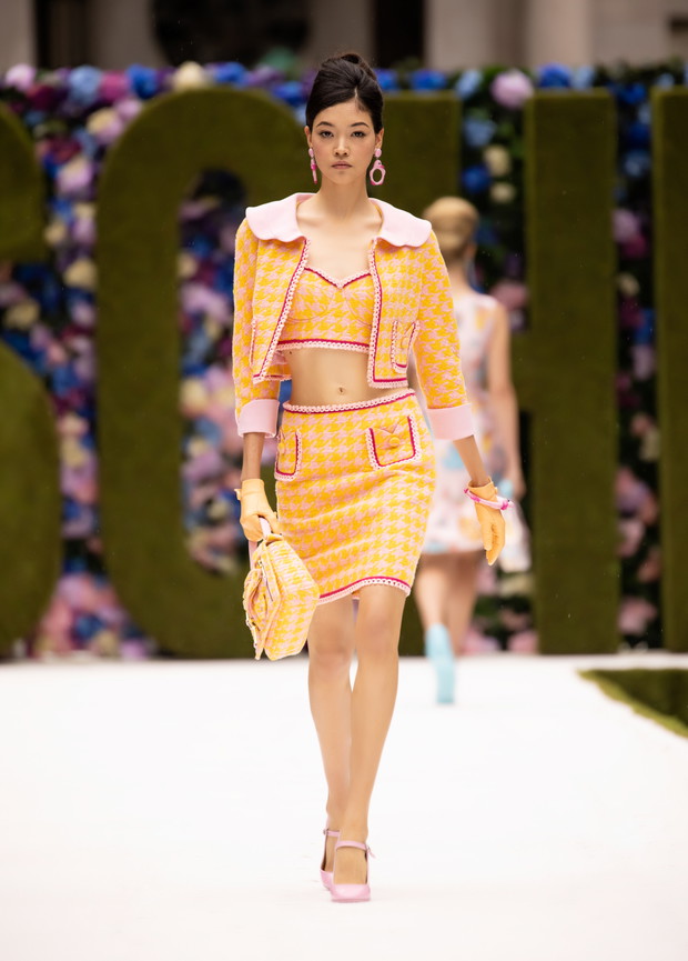 Pokaz Moschino wiosna-lato 2022