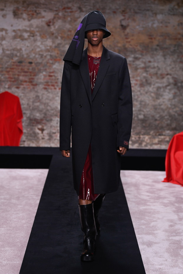 Raf Simons jesień-zima 2022/2023