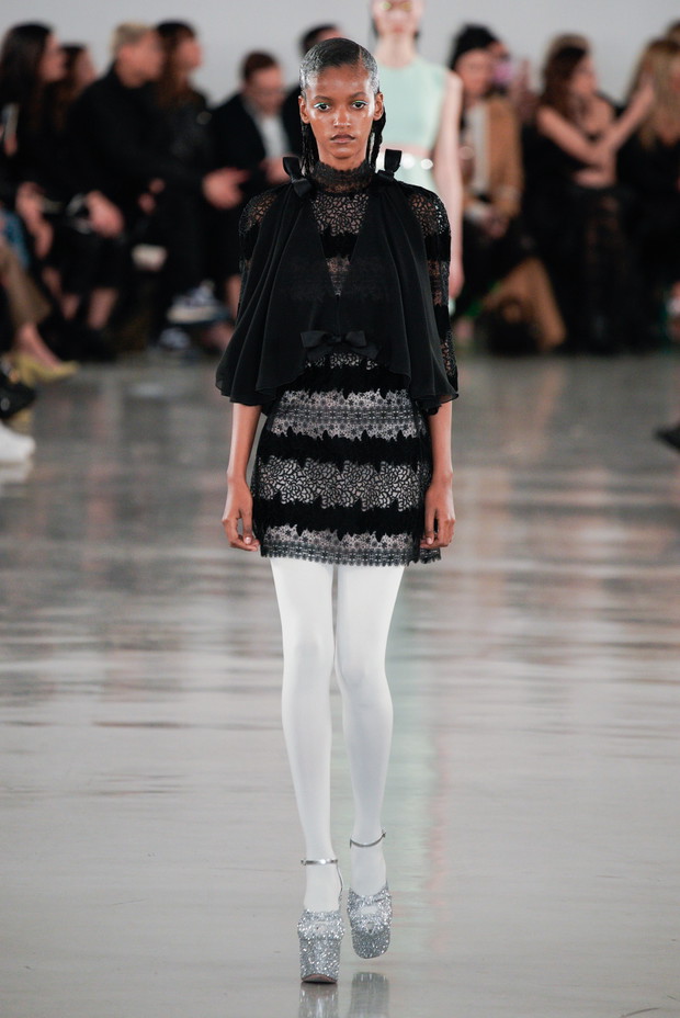 Giambattista Valli jesień-zima 2022/2023