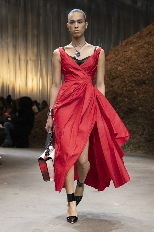 Alexander McQueen jesień-zima 2022/2023