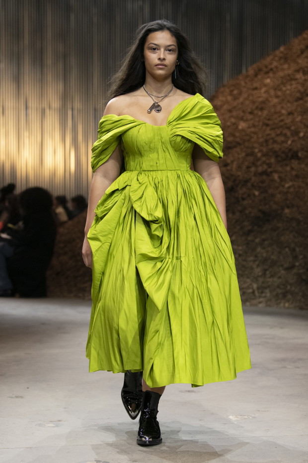 Alexander McQueen jesień-zima 2022/2023