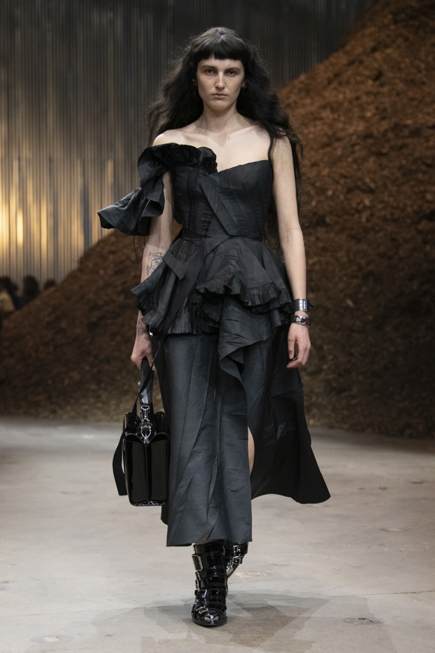Alexander McQueen jesień-zima 2022/2023