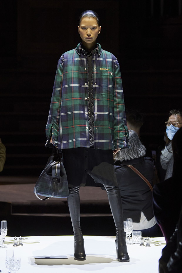 Burberry jesień-zima 2022/2023