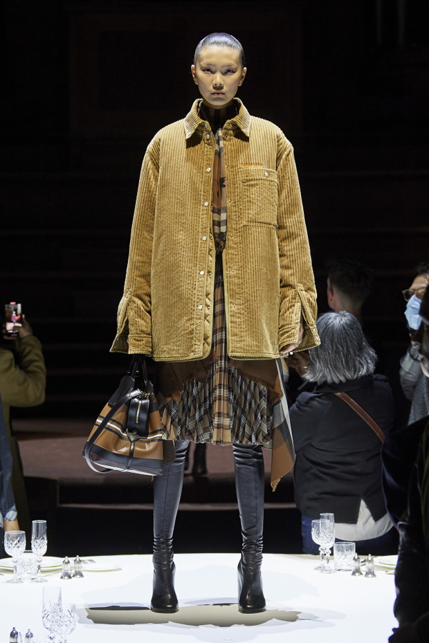 Burberry jesień-zima 2022/2023