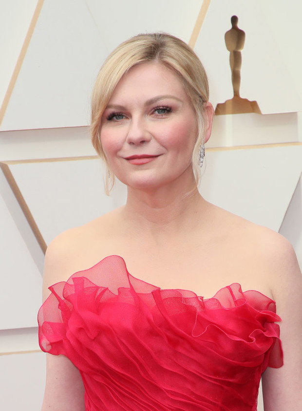 Makijaże i fryzury z Oscarów 2022: Kirsten Dunst