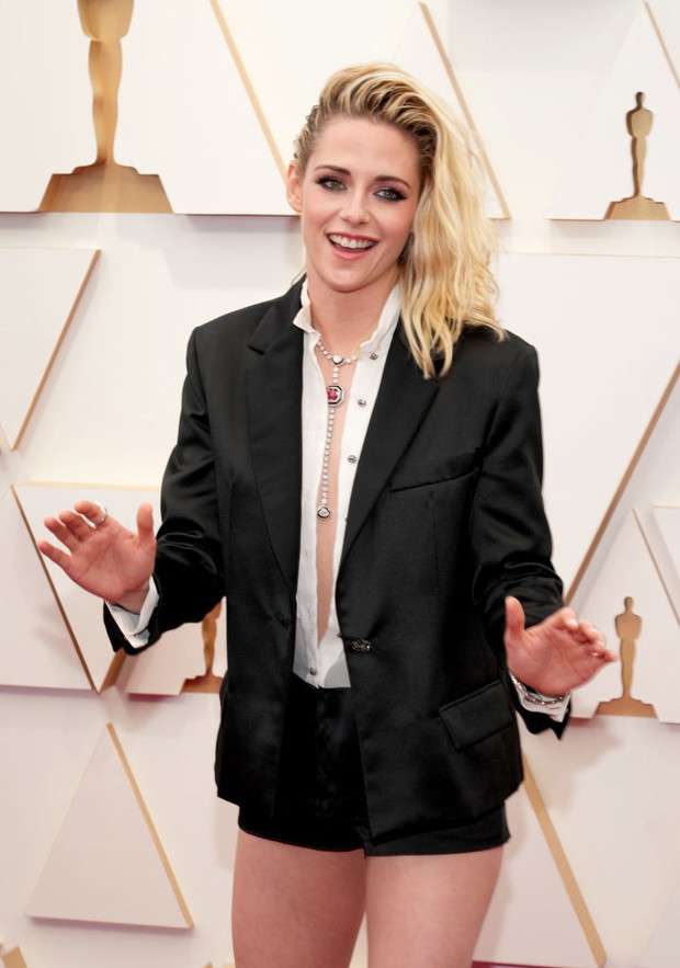 Makijaże i fryzury z Oscarów 2022: Kristen Stewart
