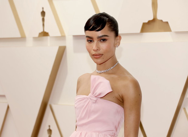 Makijaże i fryzury z Oscarów 2022: Zoë Kravitz