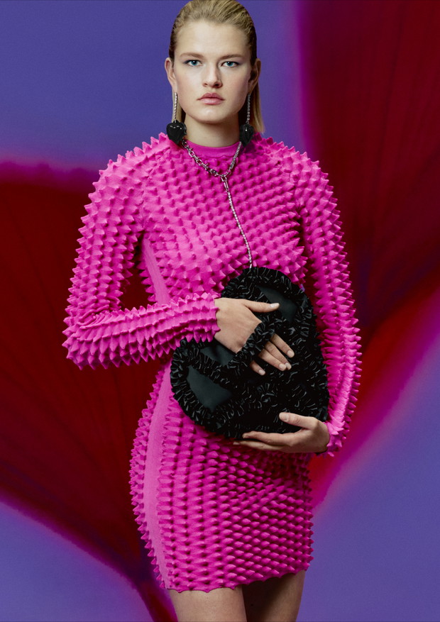 Miłość dziwaczna, romantyczna i kiczowata w nowej odsłonie H&M Innovation Story Cherish Waste. Wszystkie stany miłości przed naszą kamerą odkryły Joanna Horodyńska i Malwina Wędzikowska Wideo
