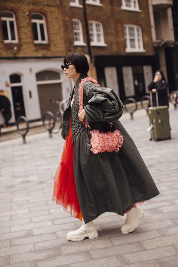 Street fashion - London Fashion Week