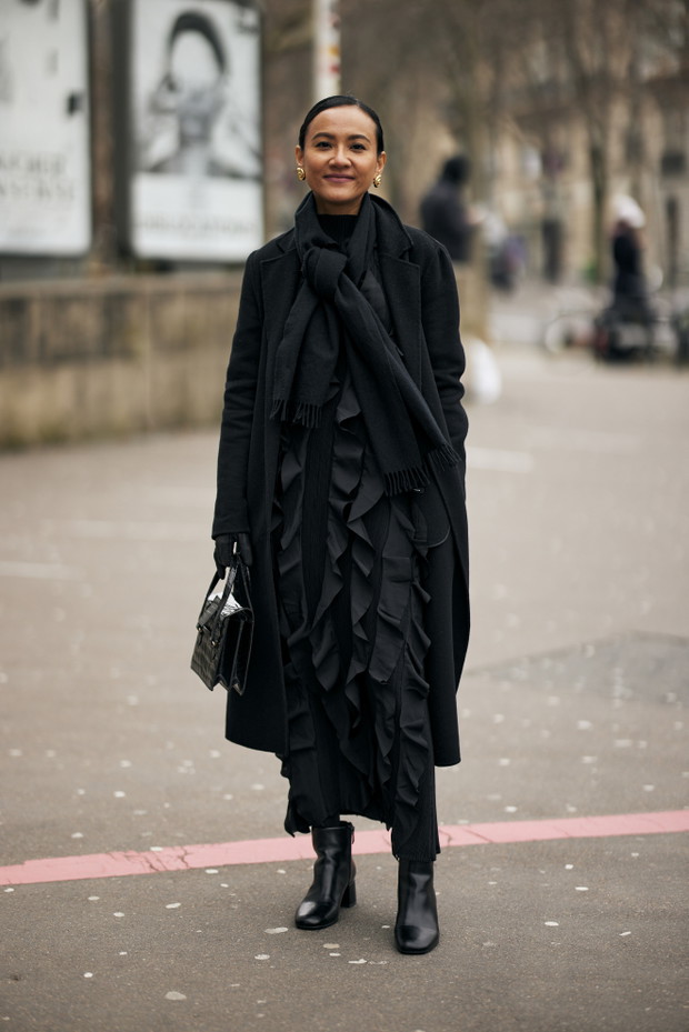 Street fashion po francusku: stylizacje z tygodnia mody jesień-zima 2024/2025 w Paryżu