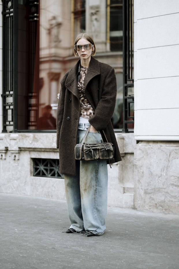 Street fashion po francusku: stylizacje z tygodnia mody jesień-zima 2024/2025 w Paryżu