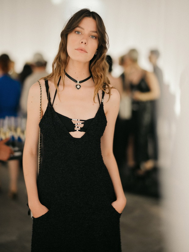 Gwiazdy na pokazie CHANEL 2021/22 Métiers d’art show