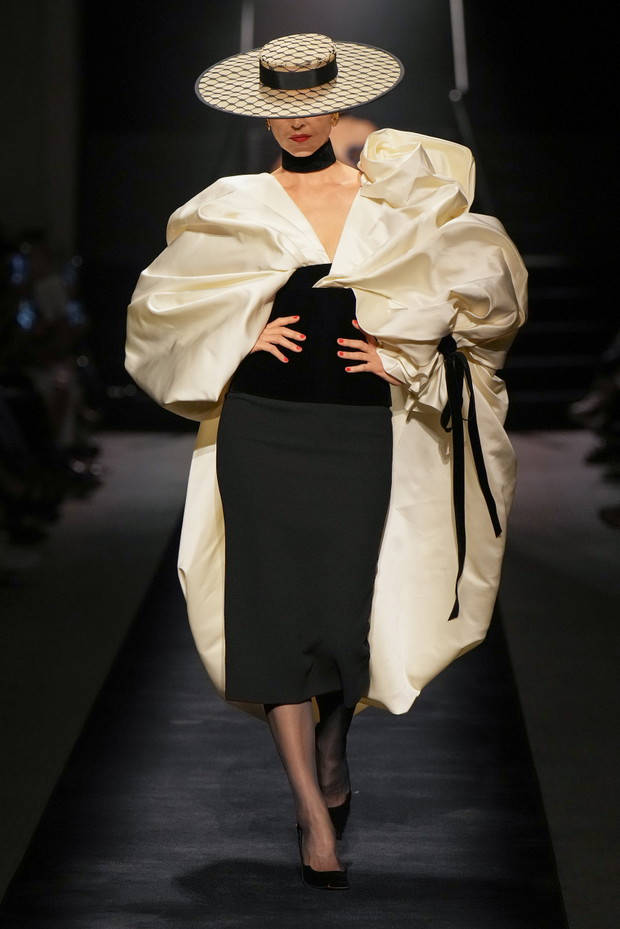 Schiaparelli haute couture jesień-zima 2022/2023